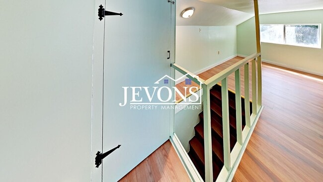 Building Photo - Pet-friendly single-family home in Tieton ...