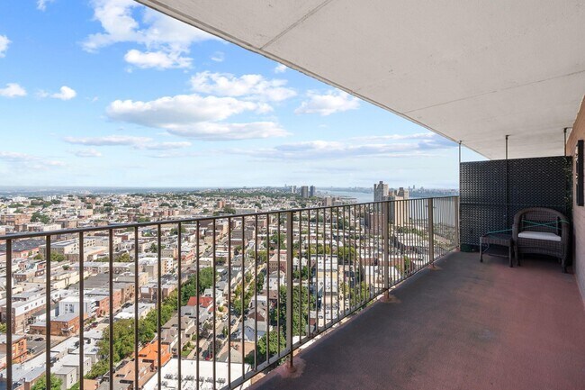 Building Photo - 6040 JFK Blvd E
