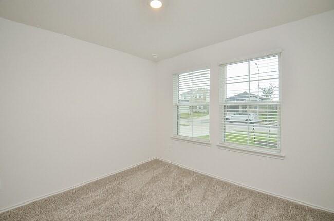 Building Photo - 31310 Yatesbury Ln