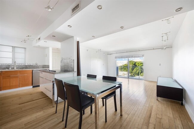 Building Photo - 947 Lenox Ave.