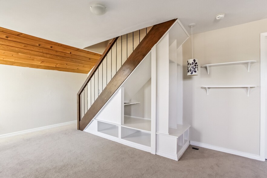 Stairs to bedrooms - 3387 Cripple Creek Trl