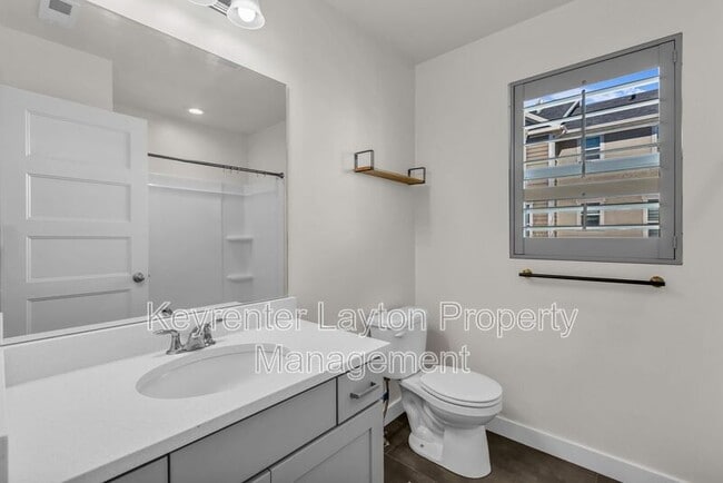 Building Photo - 955 N 800 E