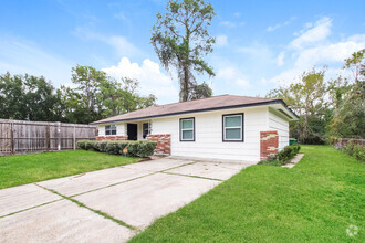 Building Photo - Inviting 4-Bedroom in Texas