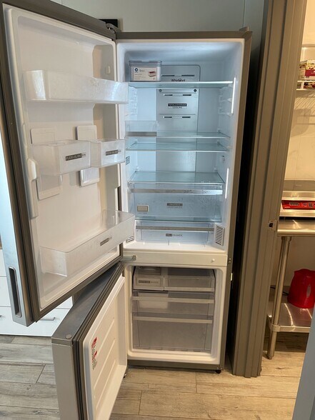 Building Photo - 2116 NE 8th Pl