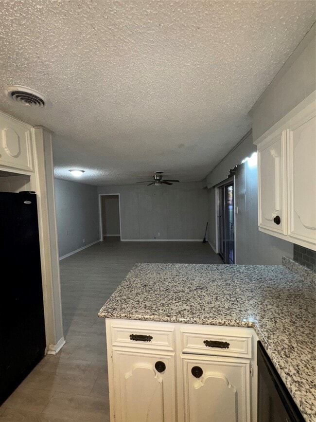 Building Photo - 5717 Woodrow St