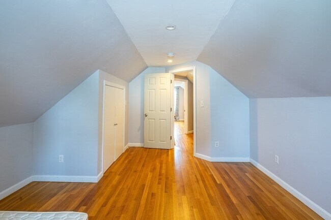 Building Photo - 26 Martell Rd