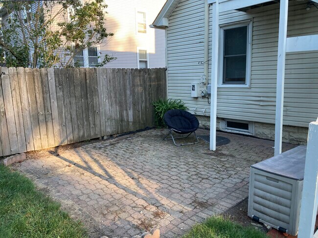 Building Photo - 5425 Webster St