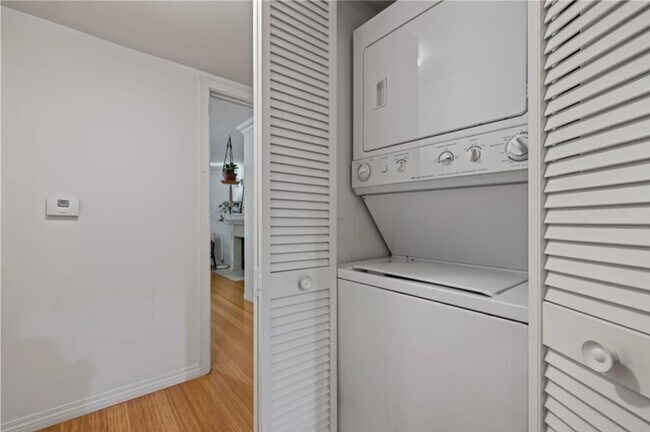 Building Photo - 6221 Monterey Rd