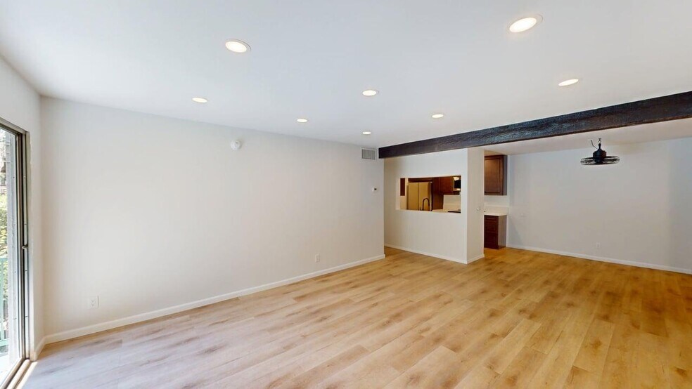 Building Photo - 5460 White Oak Ave