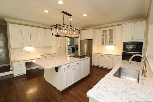 Building Photo - 110 Guymon Ct