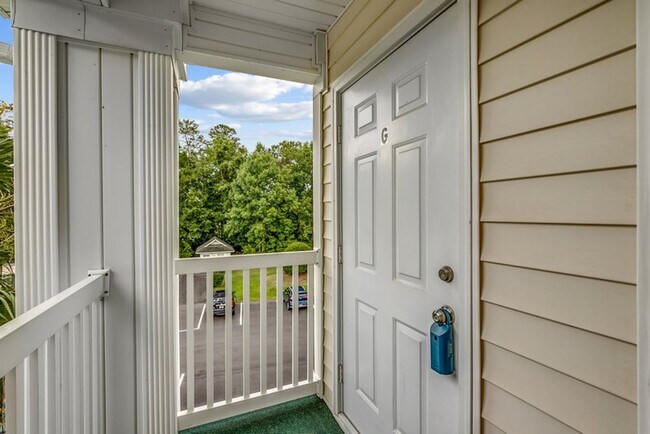 Building Photo - 549 White River Dr