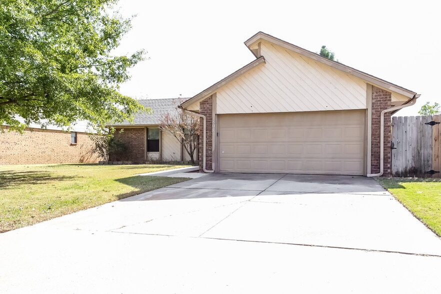 Building Photo - 808 Waterview Rd