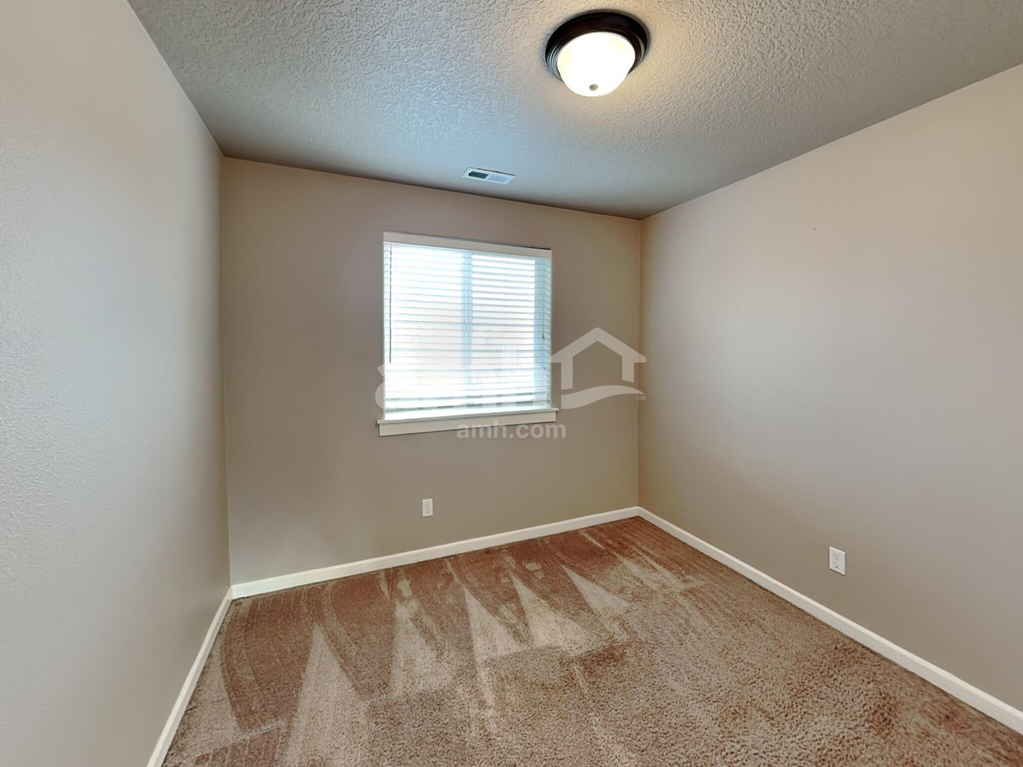 Building Photo - 468 Tulip Ave