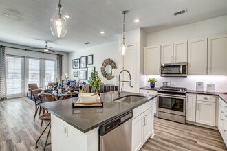Building Photo - Move-In Special: One Month Free!