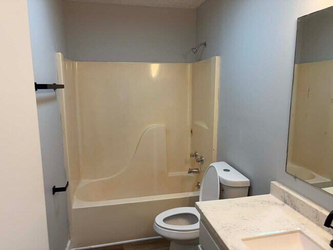 Building Photo - 930 Norris St