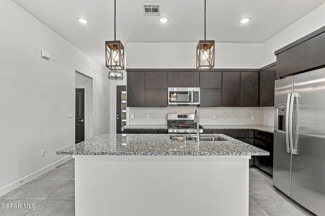 Building Photo - 13868 Paseo de Loma Ct