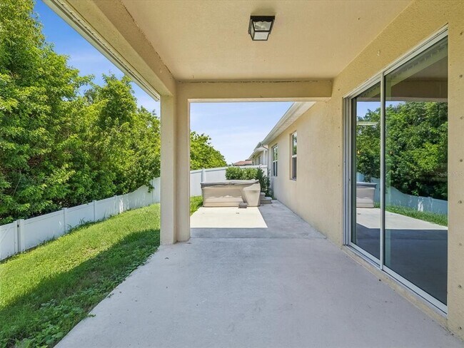 Building Photo - 11525 Southern Creek Dr