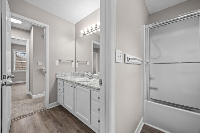 Building Photo - 3 Bedroom Duplex in Lillington