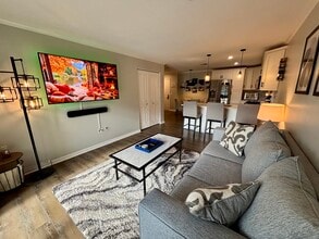 Building Photo - 34 School House Dr