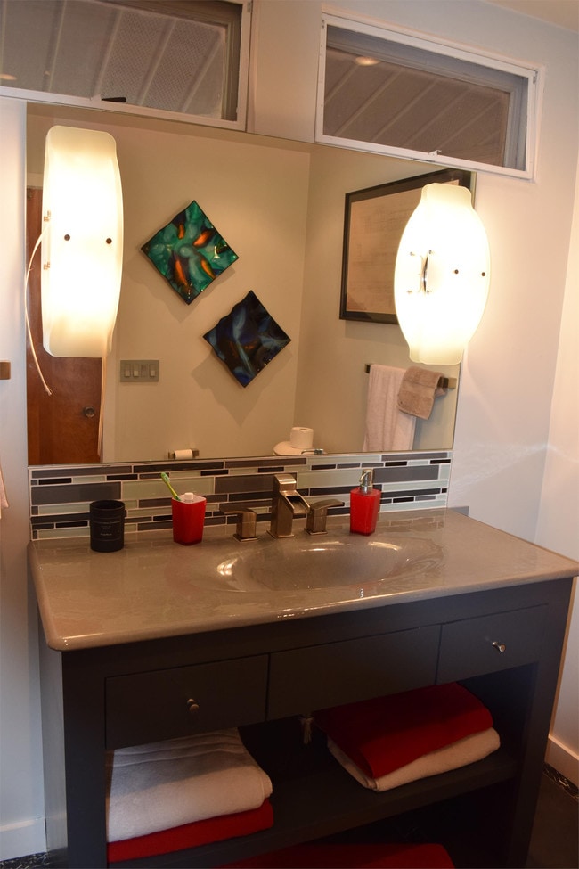 Building Photo - 301 Homan Ave