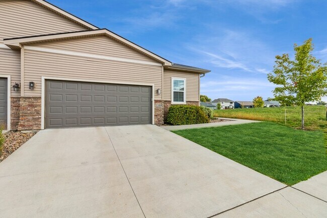 Building Photo - 1588 Foxtail Dr SE