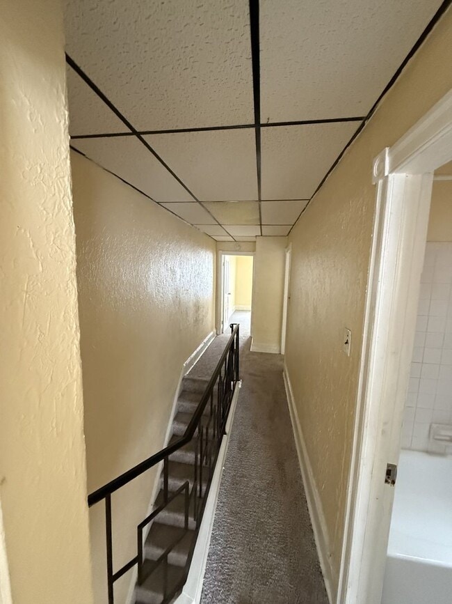 Building Photo - Beautiful 3 Bedroom Home – Updated & Move In Ready – Cobbs Creek / West Philly