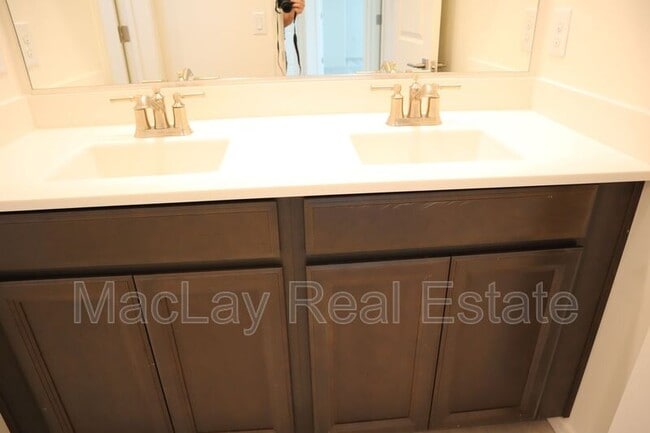 Building Photo - 10652 W Filbert St