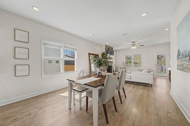 Building Photo - 2138 Ireland Wy