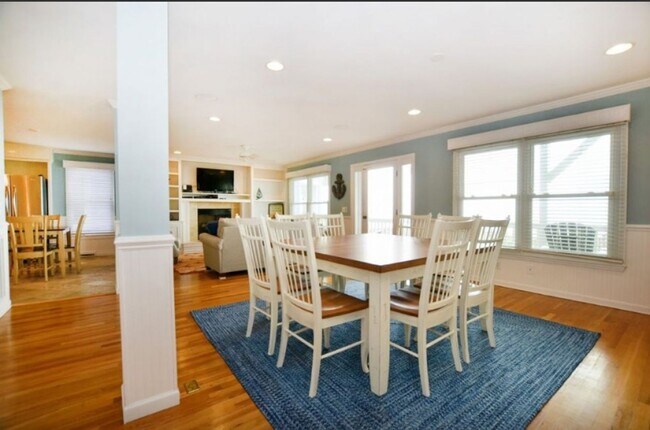 Building Photo - ENDLESS ELEGANCE AT THIS FLAWLESS OFF-SEAS...