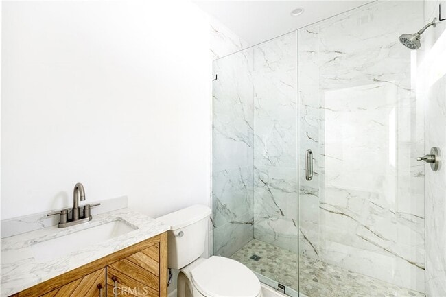 Building Photo - 7046 White Oak Ave