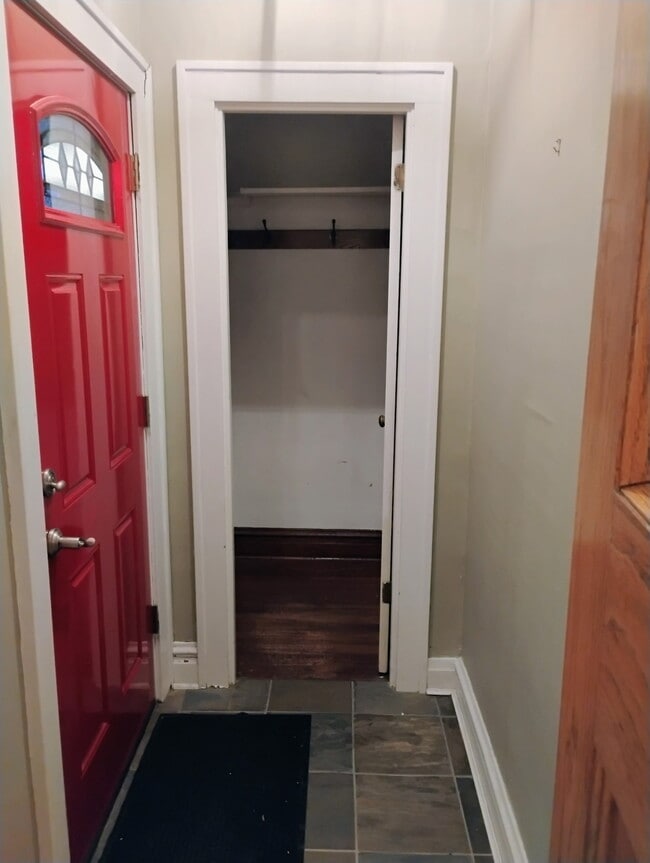 Building Photo - 1218 W 50th St