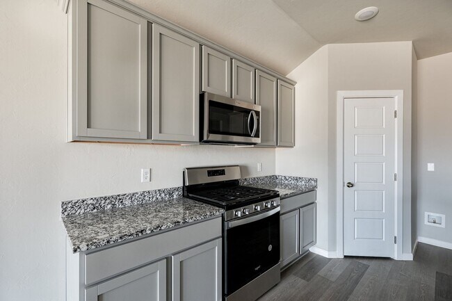 Building Photo - Brand New 4 Bed For Lease in Sara Park
