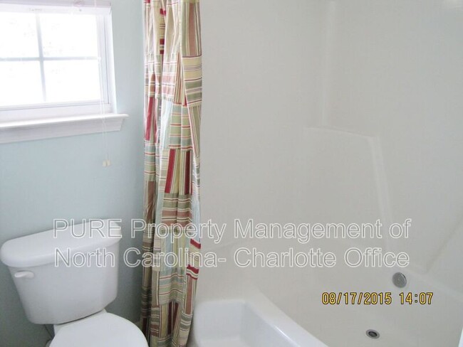 Building Photo - 18040 Delmas Dr