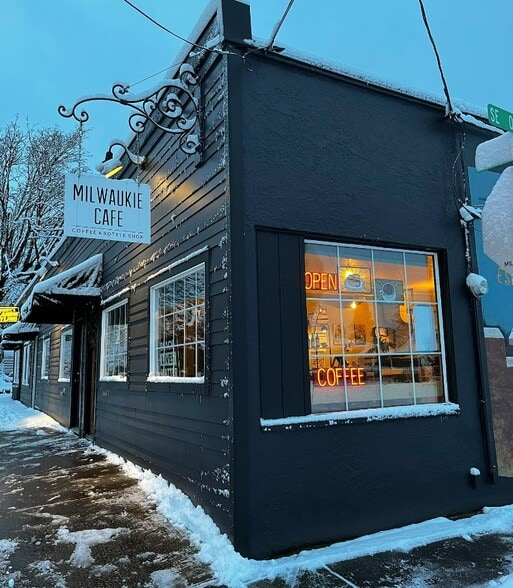 Building Photo - 3226 SE Rockwood St