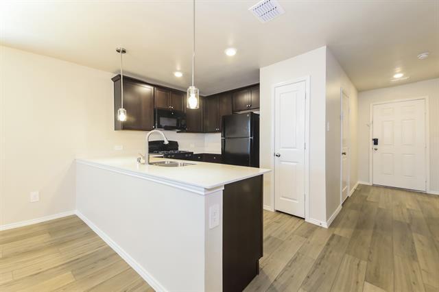 Building Photo - 2311 Alcantara Ave