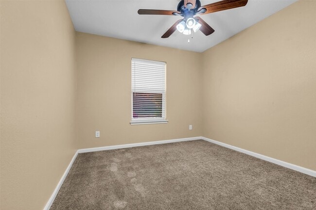 Building Photo - 1608 Pointe Leone