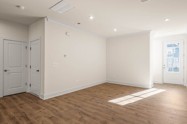 Building Photo - 383 Scranton Ln