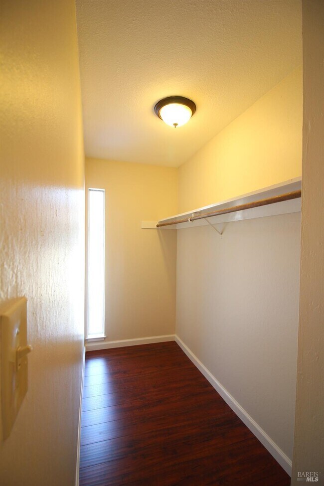 Building Photo - 1216 Dana Dr