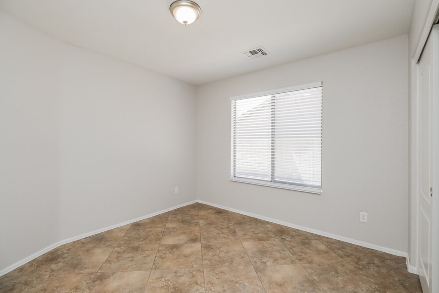 Building Photo - 7705 E Caballero St