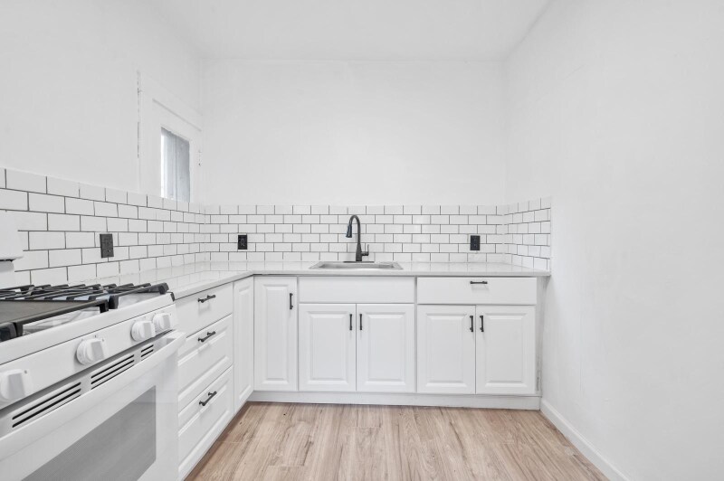 Building Photo - 2811 Brentwood Ave