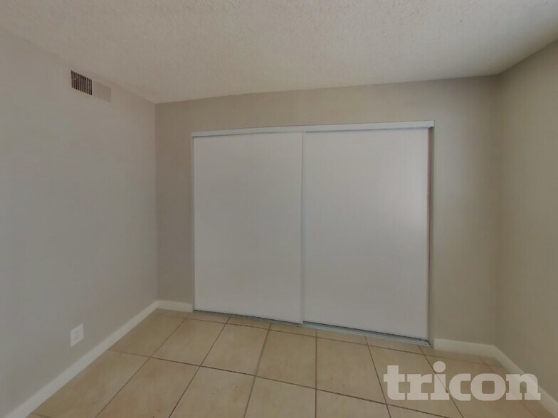 Building Photo - 7147 Fenway Ave