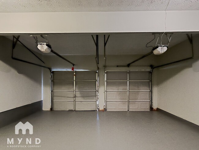 Building Photo - 515 Gardinia Dr