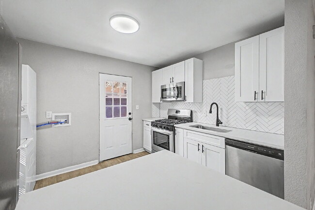 Building Photo - 2910 S Delaware St
