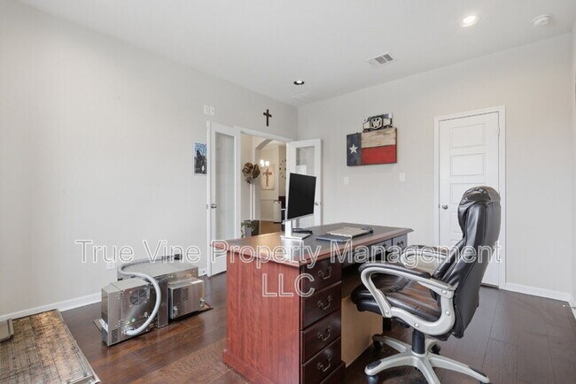 Building Photo - 4727 La Santa Rd