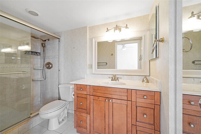 Building Photo - 1811 Sabal Palm Dr