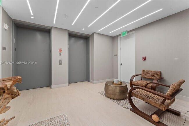 Building Photo - 18975 Collins Ave