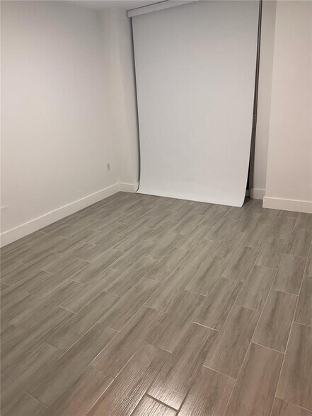 Building Photo - 1250 S Miami Ave