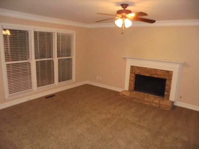 Photo - 2235 Saluda Ln NW