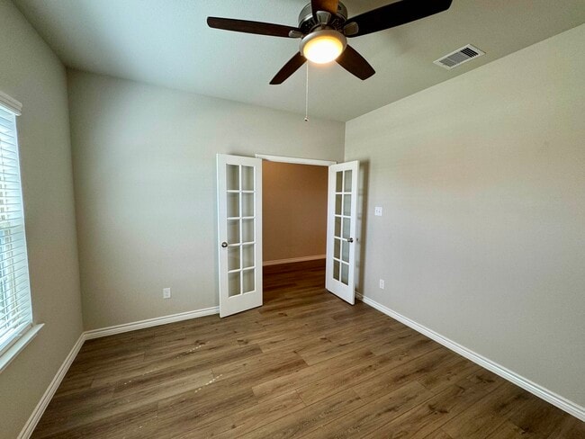 Building Photo - 1179 Kennesaw Dr