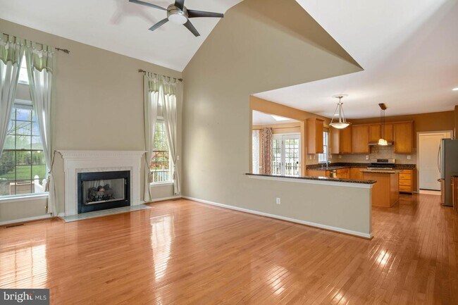 Building Photo - 43513 Lucketts Bridge Cir